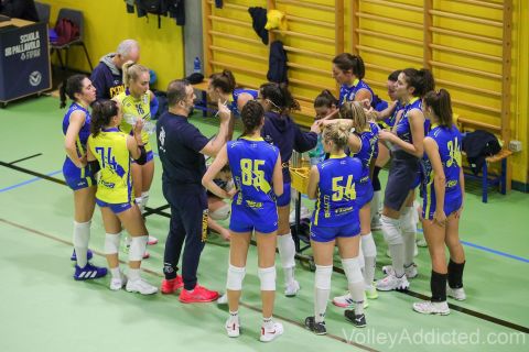 #FipavLombardia #VolleyAddictedVIRTUS CERMENATE 2 - COMO VOLLEY 3Serie C Femminile 2023/24 Lombardia - 3^ GiornataCermenate (CO) - 21 ottobre 2023Gallery: www.volleyaddicted.comCredit: Morotti Matteo/VolleyAddicted.com