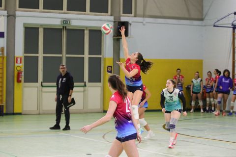 #FipavLombardia #VolleyAddicted

VIRTUS CERMENATE 3 - VOLLEY ACADEMY VATELLINA & VALCHIAVENNA 0
Serie C Femminile 2023/24 Lombardia - 9^ Giornata
Cermenate (CO) - 2 dicembre 2023

Gallery: www.volleyaddicted.com
Credit: Morotti Matteo/VolleyAddicted.com