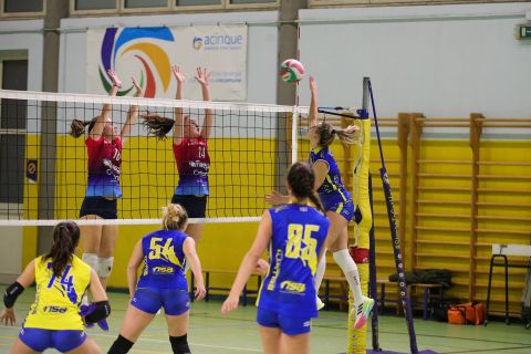 #FipavLombardia #VolleyAddictedVIRTUS CERMENATE 3 - VOLLEY ACADEMY VATELLINA & VALCHIAVENNA 0Serie C Femminile 2023/24 Lombardia - 9^ GiornataCermenate (CO) - 2 dicembre 2023Gallery: www.volleyaddicted.comCredit: Morotti Matteo/VolleyAddicted.com
