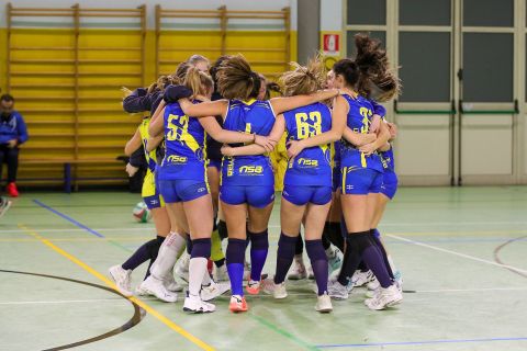 #FipavComo #VolleyAddicted

VIRTUS CERMENATE 3 - UNION VOLLEY MARIANO 0
7^ Giornata Under 18 Femminile 2023/24
Cermenate (CO) - 3 dicembre 2023

Gallery: www.volleyaddicted.com
Credit: Morotti Matteo/VolleyAddicted.com