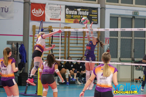 #FipavLombardia #VolleyAddictedRUSCONI ARREDAMENTI CERMENATE 3 - VOLLEY NIBIONNO EVOLUTION 013^ Giornata Serie D FemminileCermenate (CO) - 18 gennaio 2025Gallery: www.volleyaddicted.comCredit: Morotti Matteo/VolleyAddicted.com