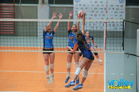 #FipavLombardia #VolleyAddictedCAGLIFICIO CLERICI CADORAGO 3 - RUSCONI ARREDAMENTI CERMENATE 114^ Giornata Serie D FemminileCadorago (CO) - 1 febbraio 2025Gallery: www.volleyaddicted.comCredit: Morotti Matteo/VolleyAddicted.com