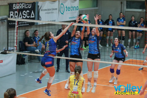 #FipavLombardia #VolleyAddictedCAGLIFICIO CLERICI CADORAGO 3 - RUSCONI ARREDAMENTI CERMENATE 114^ Giornata Serie D FemminileCadorago (CO) - 1 febbraio 2025Gallery: www.volleyaddicted.comCredit: Morotti Matteo/VolleyAddicted.com