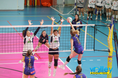 #FipavLombardia #VolleyAddictedRUSCONI ARREDAMENTI CERMENATE 3 - SMART SERVICE LIMBIATE VOLLEY 17^ Giornata Serie D FemminileCermenate (CO) - 23 novembre 2024Gallery: www.volleyaddicted.comCredit: Morotti Matteo/VolleyAddicted.com