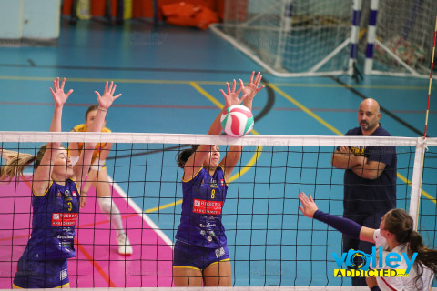 #FipavLombardia #VolleyAddictedRUSCONI ARREDAMENTI CERMENATE 3 - SMART SERVICE LIMBIATE VOLLEY 17^ Giornata Serie D FemminileCermenate (CO) - 23 novembre 2024Gallery: www.volleyaddicted.comCredit: Morotti Matteo/VolleyAddicted.com