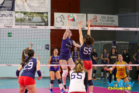 #FipavComo #VolleyAddictedGUSTO TONDO CERMENATE 3 - SAN GIORGIO LURAGHESE 2Semifinale di AndataUnder 18 Femminile 2024/25Cermenate (CO) - 16 marzo 2025Gallery: www.volleyaddicted.comCredit: Morotti Matteo/VolleyAddicted.com