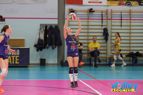 #FipavComo #VolleyAddictedGUSTO TONDO CERMENATE 3 - SAN GIORGIO LURAGHESE 2Semifinale di AndataUnder 18 Femminile 2024/25Cermenate (CO) - 16 marzo 2025Gallery: www.volleyaddicted.comCredit: Morotti Matteo/VolleyAddicted.com