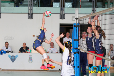 #FipavComo #VolleyAddicted

POLISPORTIVA SANT’AGATA VOLLEY 3 - SAN GIORGIO LURAGHESE 0
Finale 1^ Posto - Under 13 Femminile 2025/26
Figino Serenza - 26 aprile 2026

Gallery: www.volleyaddicted.com
Credit: Morotti Matteo/VolleyAddicted.com