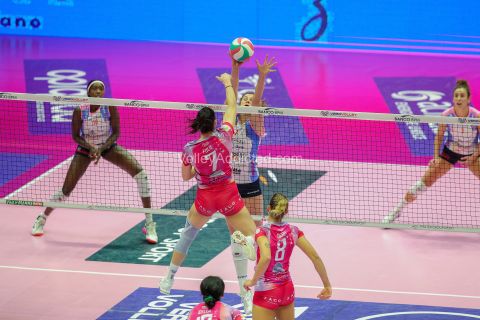 #CoppaItaliaFrecciarossa#CoppaItalia #iLoveVolley #VolleyAddictedVERO VOLLEY MILANO 3 - TRASPORTIPESANTI CASALMAGGIORE 0Quarti di Finale Coppa Italia A1 FrecciarossaArena di Monza, Monza (MB) - 25 gennaio 2023Gallery: www.volleyaddicted.comCredit: Morotti Matteo/www.VolleyAddicted.com