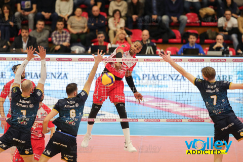#SuperLega #VolleyAddictedSuperLega Credem Banca 2023/24 - PlayOff ScudettoQuarti di Finale - Gara 1GAS SALES BLUENERGY PIACENZA 2 - ALLIANZ MILANO 3PalaBancaSport - Piacenza - 6 marzo 2024Gallery: www.volleyaddicted.comCredit: Morotti Matteo/VolleyAddicted.com
