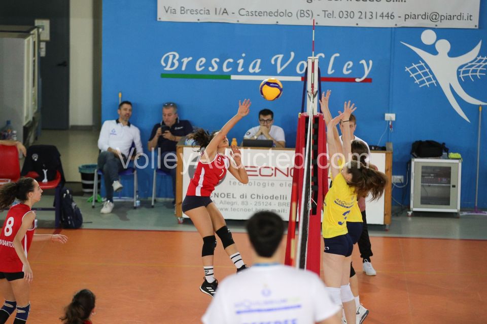 #FipavComo #VolleyAddicted #AeQuilibriumCup #TrofeodeiTerritoriMANTOVA F 1 - COMO F 2Trofeo dei Territori - AeQuilibrium Cup - Lombardia 2023Brescia - 28 maggio 2023Gallery: www.volleyaddicted.comCredit: Morotti Matteo/VolleyAddicted.com